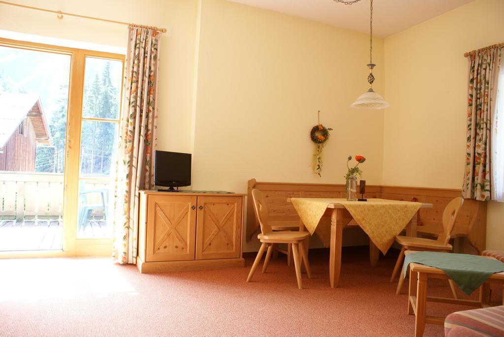 Hotel Zum Goldenen Loewen 비버위어 객실 사진