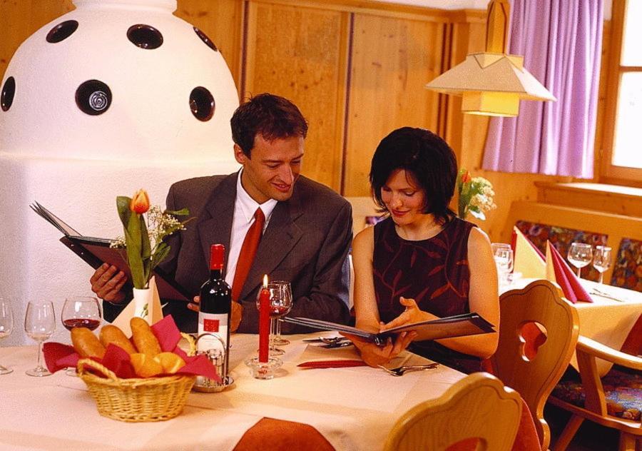 Hotel Zum Goldenen Loewen 비버위어 외부 사진